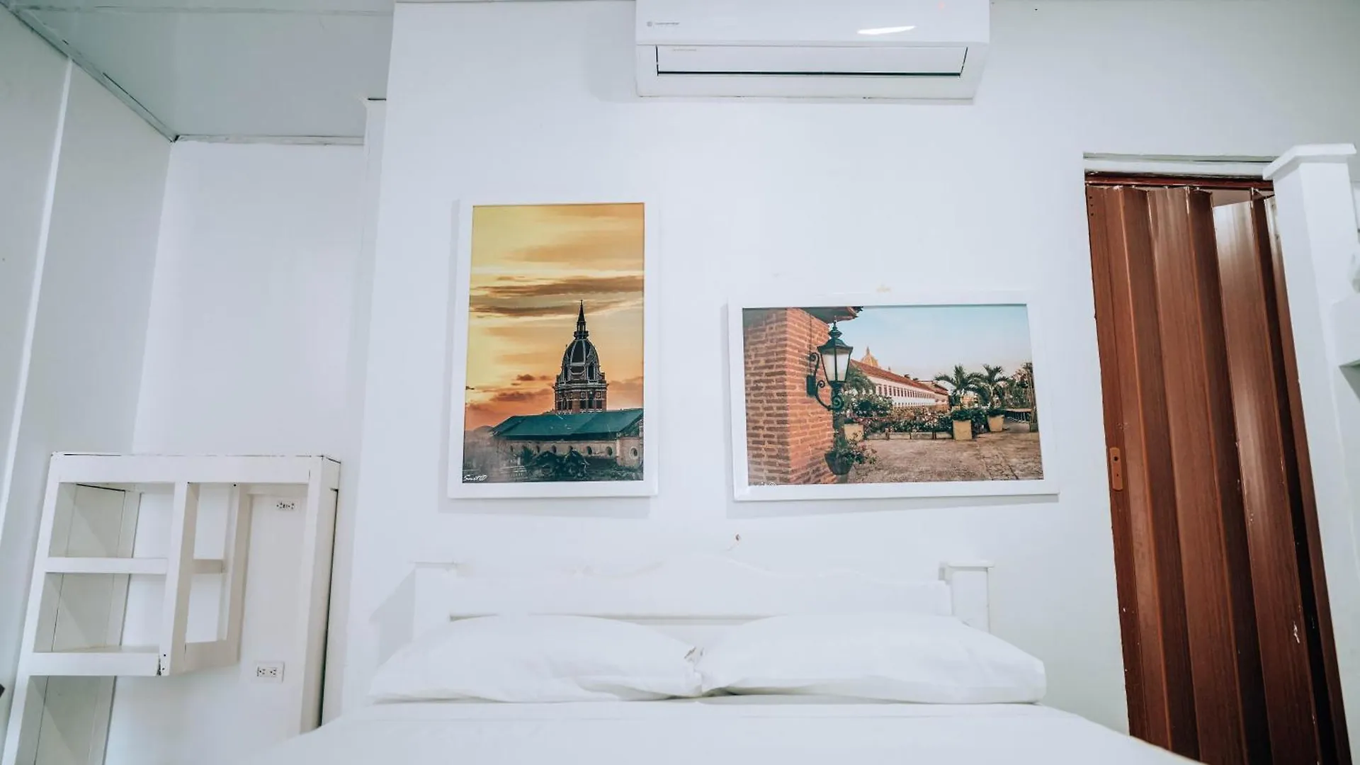 Neos Hotel Cartagena 2*,  كولومبيا