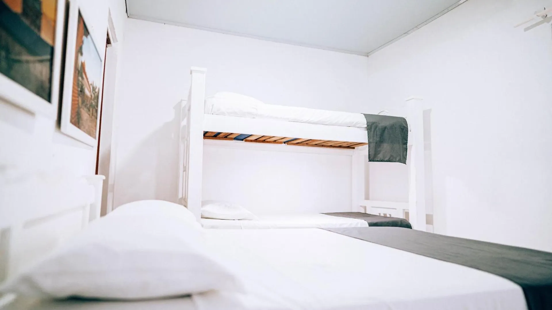 Neos Hotel Cartagena 2*,  كولومبيا